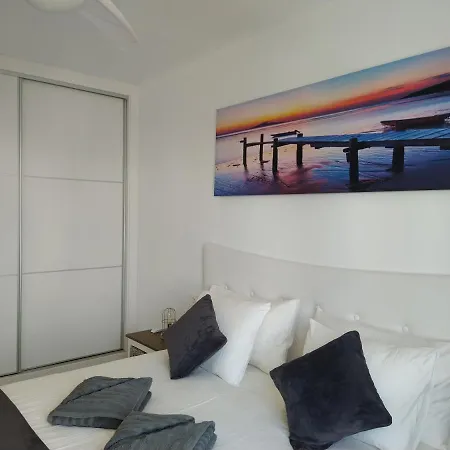 Apartment Namaste- Amazing Sea View & Infinity Pool - Good Wifi - Smart Tv-residence Senator *