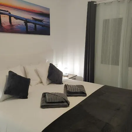 Namaste- Amazing Sea View & Infinity Pool - Good Wifi - Smart Tv-residence Senator Apartman